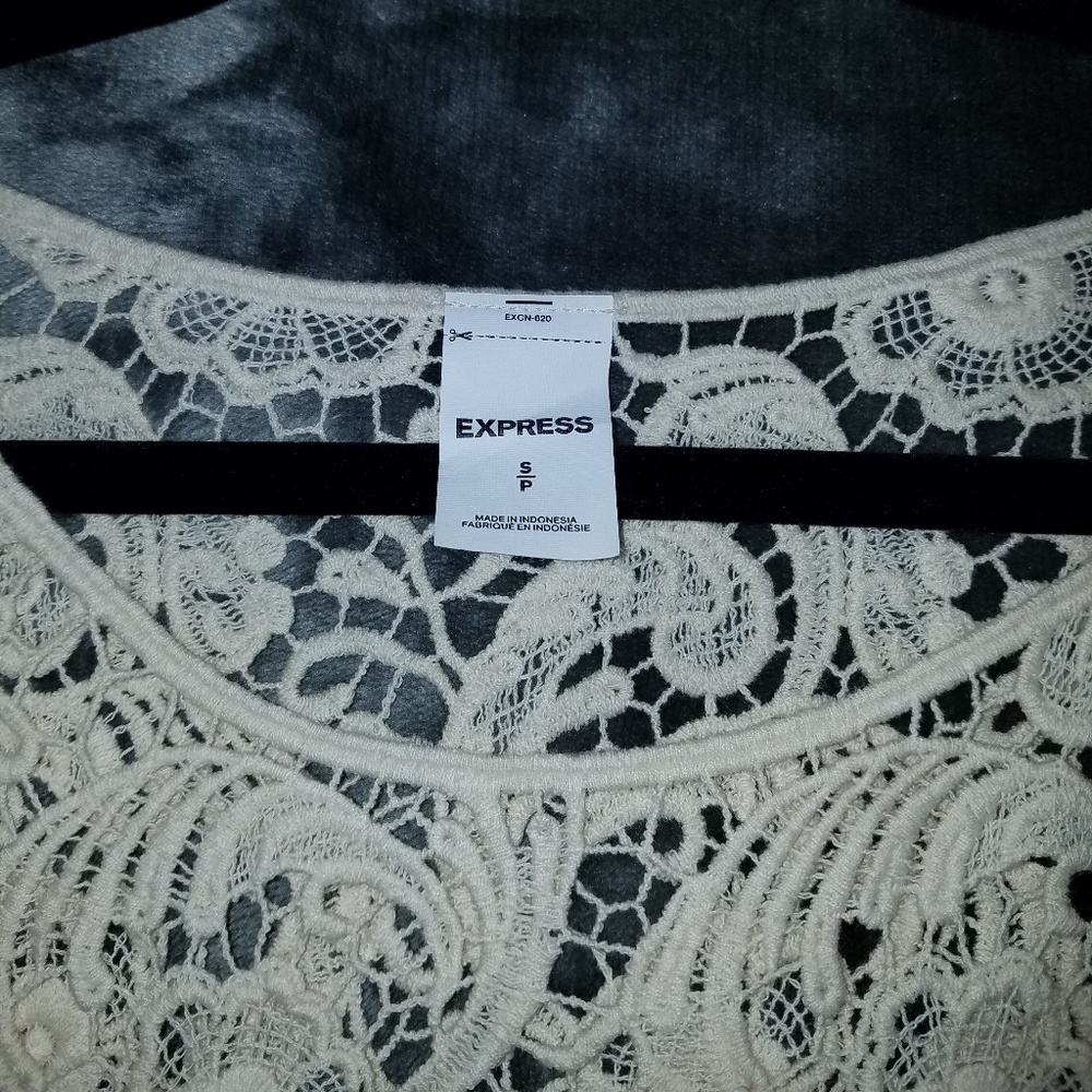 Lace top - Picture 2 of 2